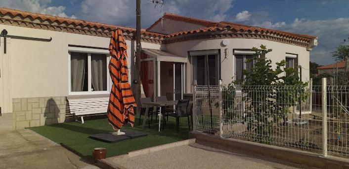 La Maison Du Bonheur Сен-Лоран-де-ла-Саланк Екстер'єр фото